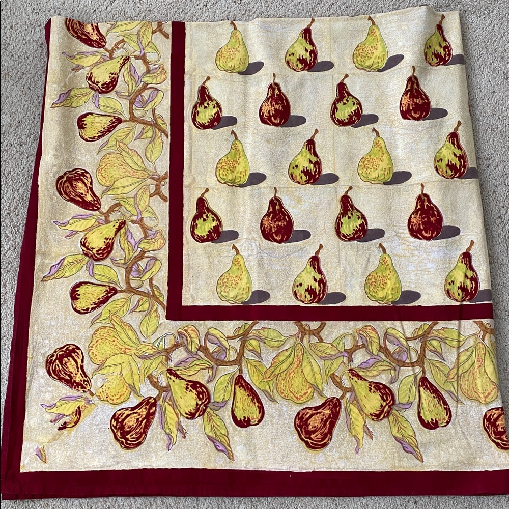 Couleur Nature by Bruno Lamy Orchard Pear Cotton Tablecloth. - Picture 3 of 7